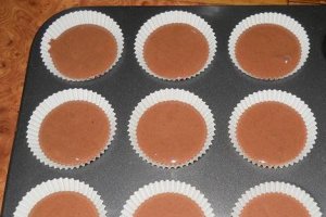 Chocolate Cupcakes with Banana Cream