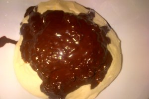 Desert Cornuri pufoase in doua culori, cum sa faci acasa cele mai delicioase si pufoase cornuri