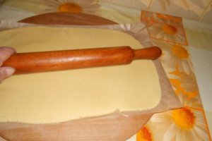 Prajitura cu alune, caramel si ciocolata