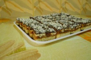 Prajitura cu alune, caramel si ciocolata