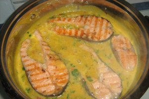 Peste cu pasta de curry