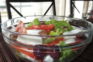 Salata cu branza si masline