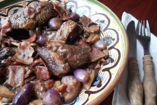 Cocos in vin (Coq au vin)