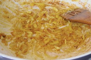 Pui in lapte de cocos si curry