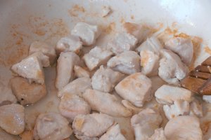 Pui in lapte de cocos si curry
