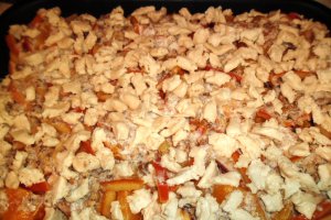Crumble aromat, cu mere, portocale si nuci
