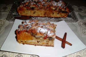 Crumble aromat, cu mere, portocale si nuci