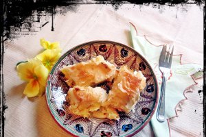 Plăcintă cu brânză dulce și stafide