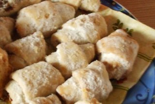Cornulete cu gem de prune