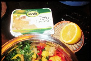 SALATĂ DE CARTOFI CU TOFU AFUMAT
