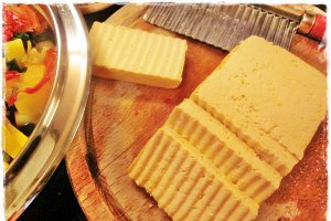 SALATĂ DE CARTOFI CU TOFU AFUMAT