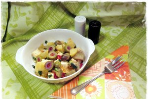 SALATĂ DE CARTOFI CU TOFU AFUMAT