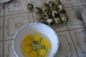 Tarta cu spanac si oua de prepelita