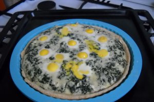 Tarta cu spanac si oua de prepelita