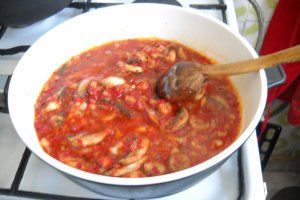 Paste cu sos de legume si ciuperci