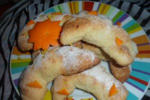 Cornulete umplute cu nuca
