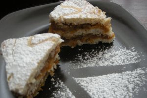 Prajitura cu lapte "Joya" si mere