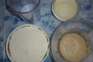 Pizza cu sunca, salam si branza