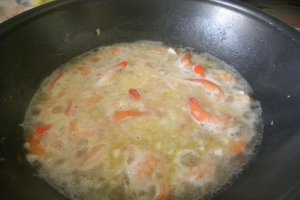 Creveti saganaki