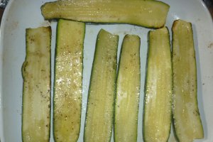 Zucchini copti cu branza si seminte
