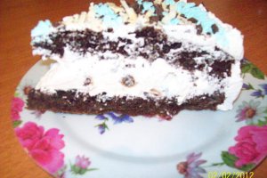 Tort cu sticksuri de ciocolata