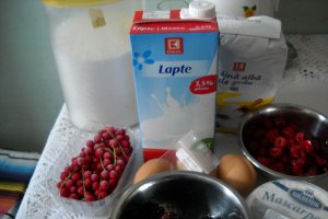 Clatite cu fructe
