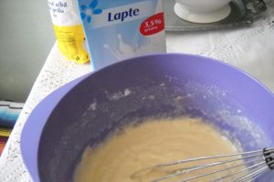 Clatite cu fructe
