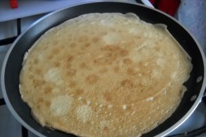 Clatite cu fructe