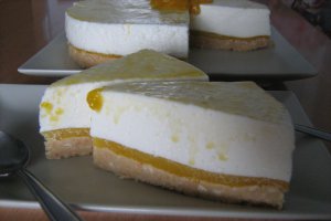 Tort cu mango si iaurt