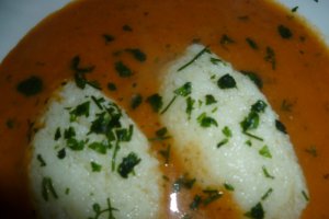 Supa crema de rosii cu galuste de gris