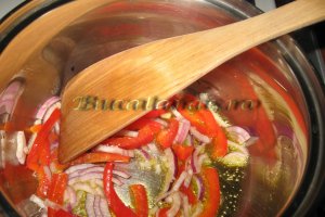 Spaghettini cu ton si legume