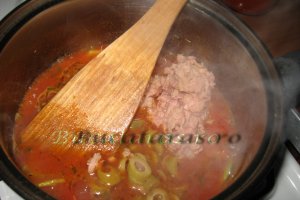 Spaghettini cu ton si legume