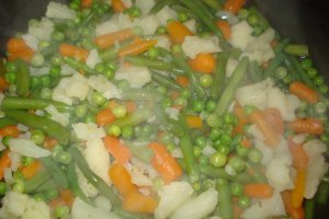 File de somon la cuptor cu legume