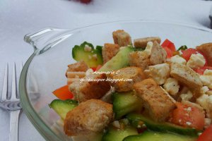 Salata De Primavara Cu Crutoane