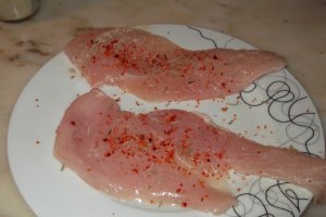 Piept de pui  aromat  cu cartofi aurii
