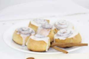 Cinnamon rolls/ Rulouri cu scortisoara