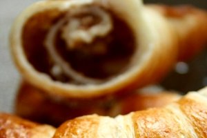 Croissante cu nuca si scortisoara