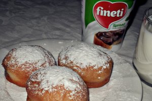 Gogosi pufoase cu ciocolata
