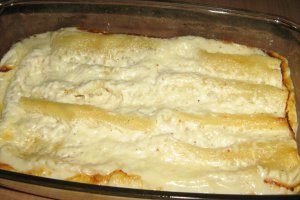 Cannelloni cu urda, sos pesto si leurda