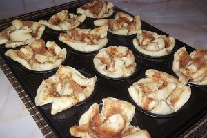Muffins, trandafiri cu nuca