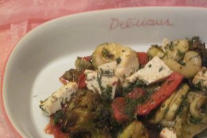 Salată cu legume și tofu
