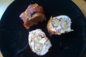 Rulada de porc cu carnati si kaiser