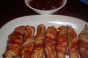 Pui file invelit in bacon