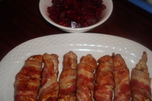 Pui file invelit in bacon