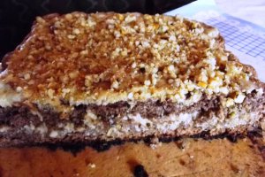 Prajitura cu nuci caramelizate