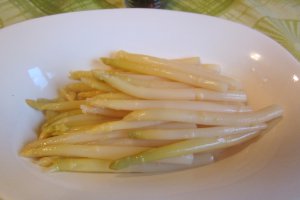 Salată cu sparanghel