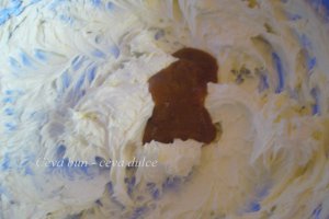 Prajitura cu foi si crema caramel