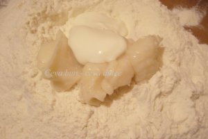 Rulouri cu crema de vanilie