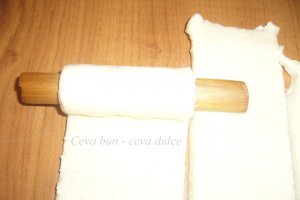 Rulouri cu crema de vanilie