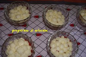 Cupe de capsuni cu mascarpone